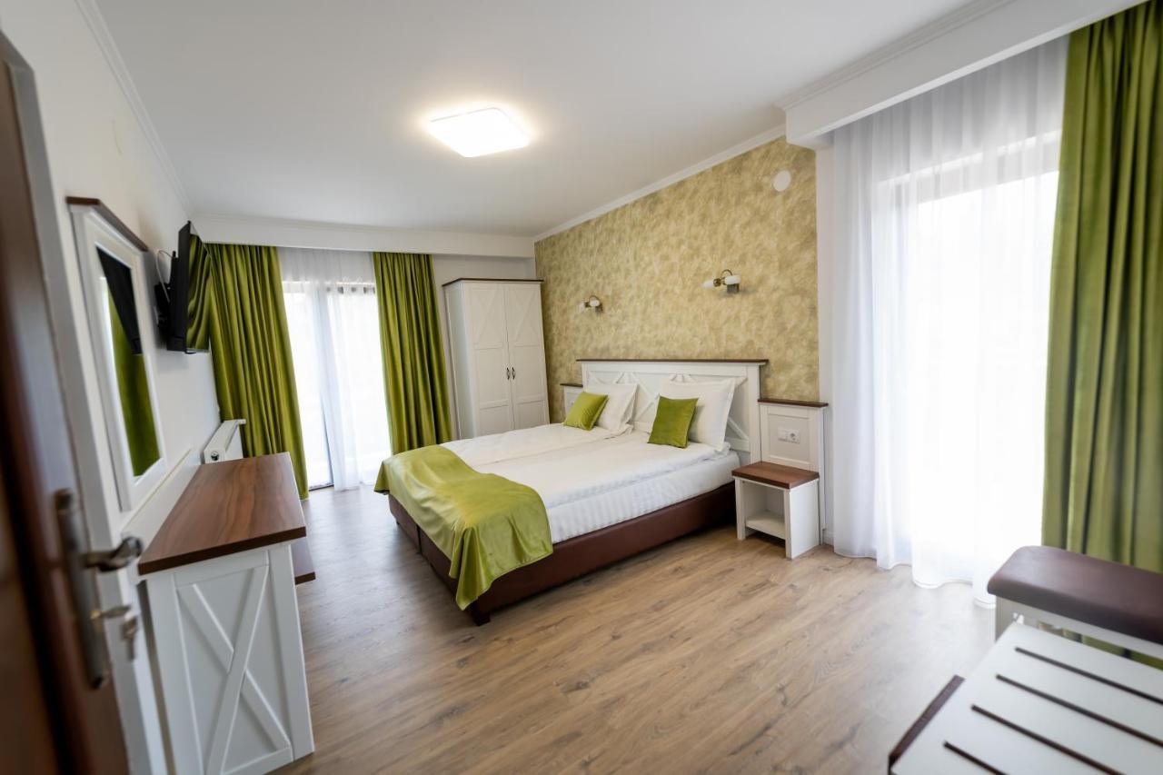 אווריג Evergreen Chalet מראה חיצוני תמונה