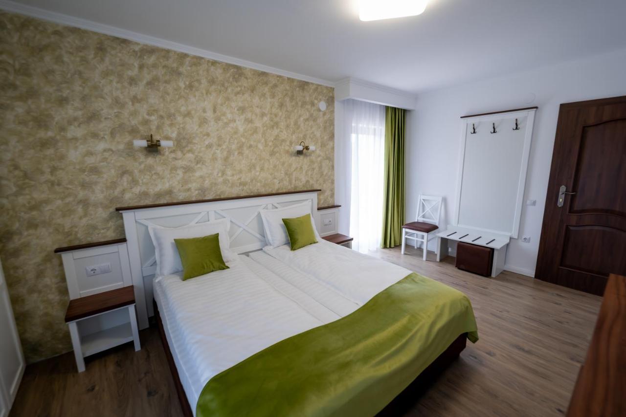 אווריג Evergreen Chalet מראה חיצוני תמונה